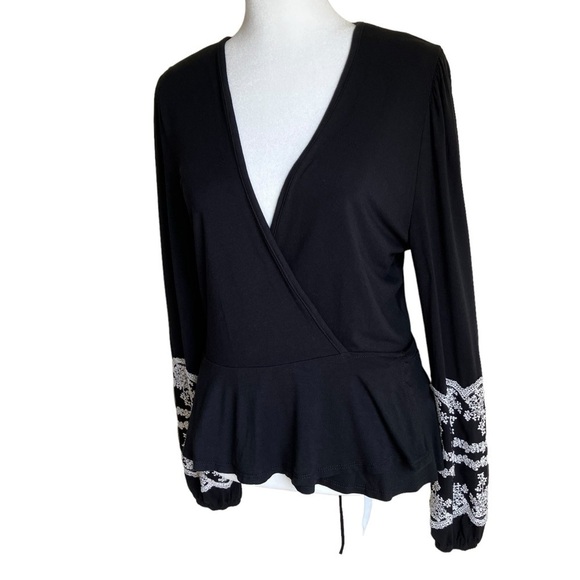 Blue Rain x Francesca’s Boho Balloon Sleeve Wrap Top Blouse Black White Lace M - Picture 4 of 16